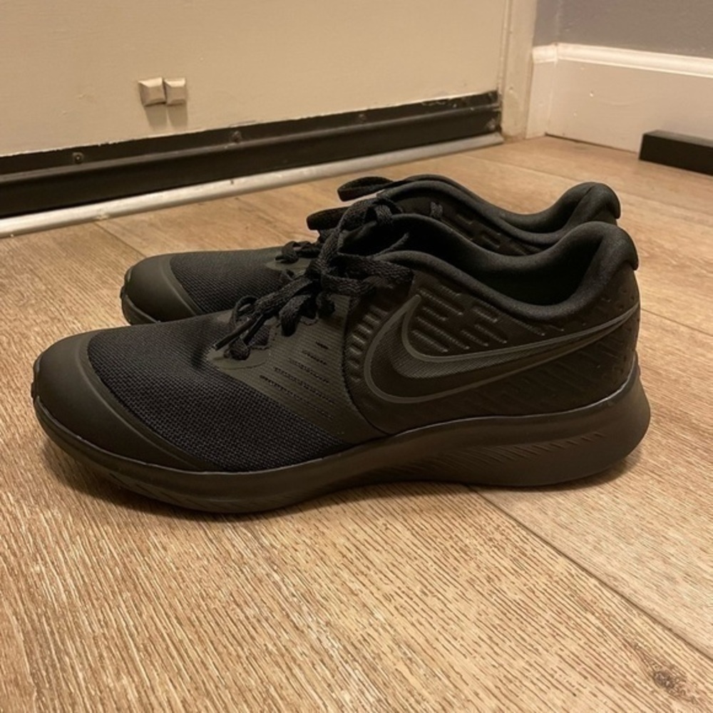 Run fast Nike shoes